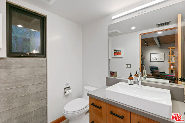 20605 Cheney Drive, Topanga CA: https://media.crmls.org/mediaz/d381ecb0-5894-423a-bd2a-25a65b4214e6.jpg