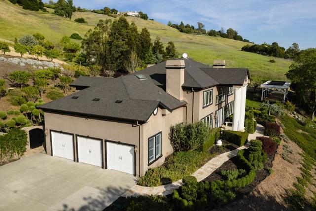 9540 Via Del Oro, Gilroy CA: https://media.crmls.org/mediaz/d3822cac-06db-40b3-ba5d-00cdfd19dc26.jpg