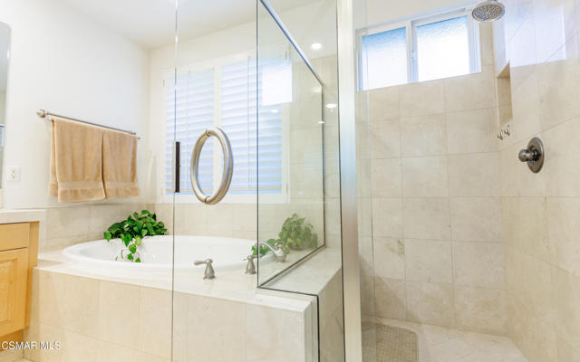 20769 Lugano Way, Porter Ranch CA: https://media.crmls.org/mediaz/d382cccf-de13-4736-9de0-a0f2bc0191b4.jpg