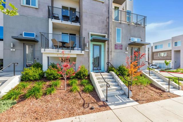 111 Llano De Los Robles Avenue, San Jose CA: https://media.crmls.org/mediaz/d3838966-5945-4a69-ab5b-353a60f4f36a.jpg