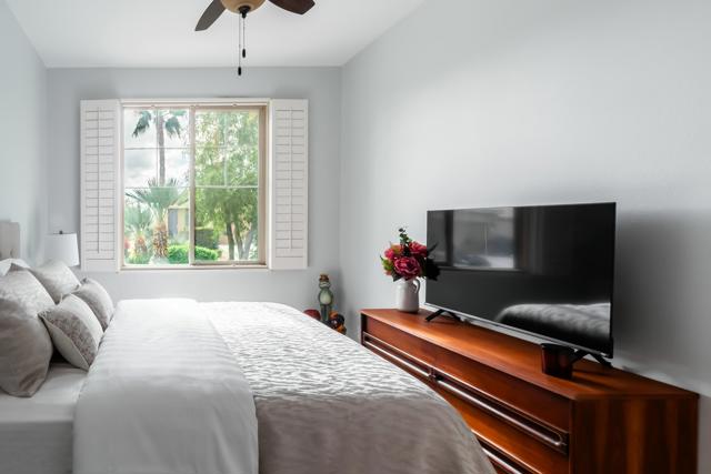 81098 Avenida Vidrio, Indio CA: https://media.crmls.org/mediaz/d38448ce-7e3c-4c51-b53a-63b1a9f9777d.jpg