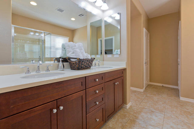 462 Via De La Paz, Palm Desert CA: https://media.crmls.org/mediaz/d384ad57-7516-4b70-814e-3c2e0928fb4c.jpg