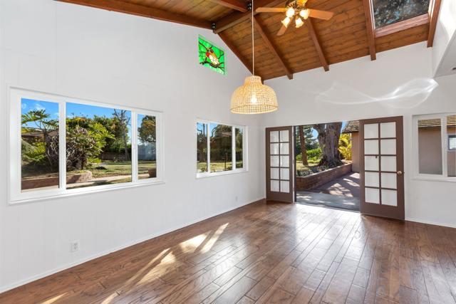 513 Canyon Drive, Solana Beach CA: https://media.crmls.org/mediaz/d385c2bf-e0bb-4753-8150-24fe3f91a51b.jpg