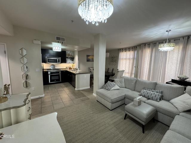 Detail Gallery Image 6 of 34 For 250 N 1st St #301,  Burbank,  CA 91502 - 2 Beds | 3 Baths