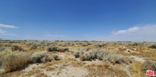 227 Avenue B, Lancaster CA: https://media.crmls.org/mediaz/d386d30b-6d58-45bb-8a5f-17bc41363316.jpg