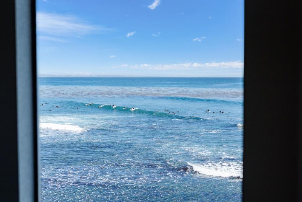 https://media.crmls.org/mediaz/d38774be-8192-492d-a0db-65de9f01201c.jpg?preset=X-Large