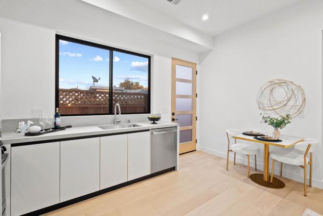 700 Farley Street, Mountain View CA: https://media.crmls.org/mediaz/d3891416-4cfa-4849-8766-2762316f3870.jpg