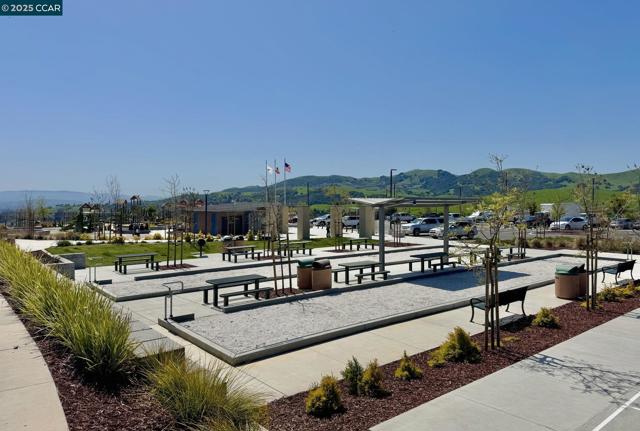 120 Woodcrest Dr, San Ramon CA: https://media.crmls.org/mediaz/d389faac-1aa5-4471-b3fa-c653dea616a6.jpg