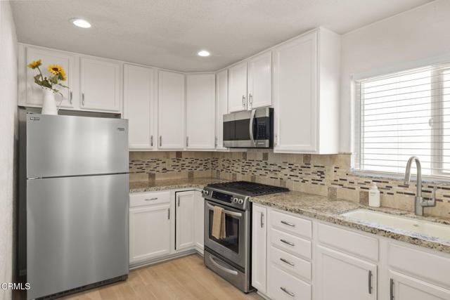 Detail Gallery Image 15 of 44 For 5125 Wooley Rd #5,  Oxnard,  CA 93035 - 2 Beds | 2 Baths