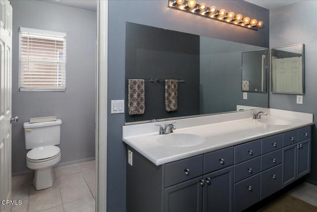 29065 Madrid Place, Castaic CA: https://media.crmls.org/mediaz/d38a3fb1-6aa0-4f07-bf7b-ed50c381e078.jpg