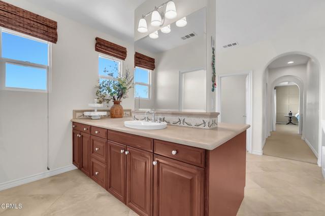 Detail Gallery Image 36 of 64 For 821 Somera Ct, Simi Valley,  CA 93065 - 5 Beds | 4/1 Baths