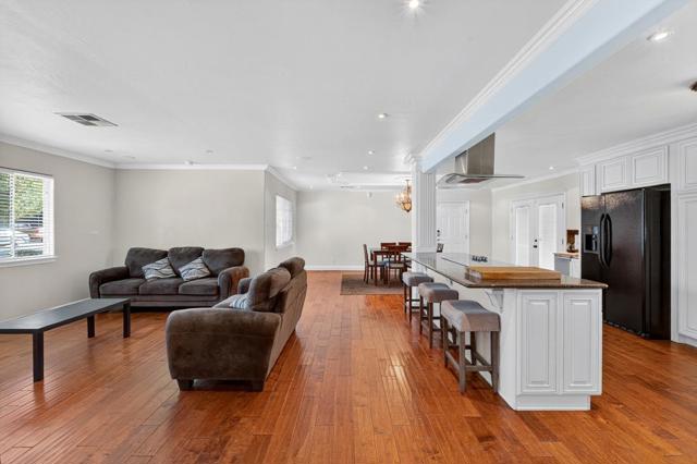 1110 California Avenue, Dos Palos CA: https://media.crmls.org/mediaz/d38b45cf-4613-4f3f-9a7b-77faf174eccb.jpg