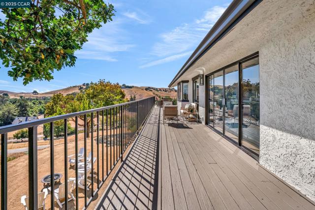 5505 Old School Rd, Pleasanton CA: https://media.crmls.org/mediaz/d38bbe03-5fcc-4360-b0fa-7b916cf93df7.jpg