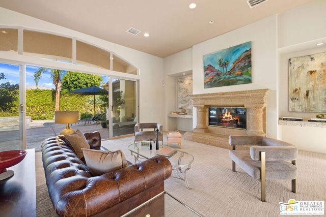 16 Villaggio Place, Rancho Mirage CA: https://media.crmls.org/mediaz/d38c0ef1-181d-41ab-b0bc-7ee2e685df0d.jpg