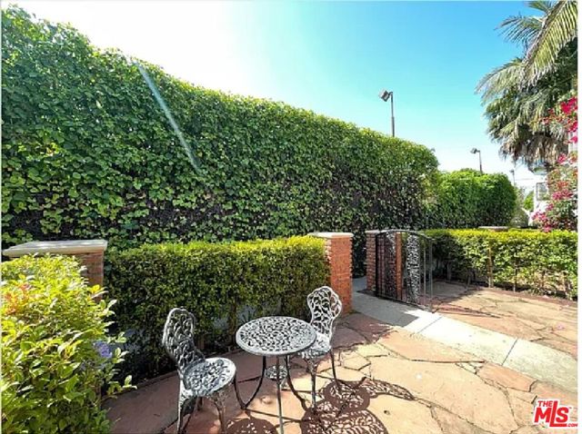 1144 15th Street, Santa Monica CA: https://media.crmls.org/mediaz/d38c4b4e-190f-460e-9e46-3ee03222e785.jpg