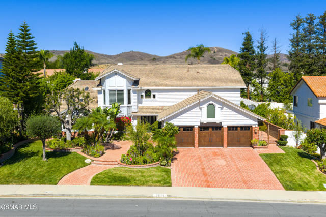 29515 Weeping Willow Drive, Agoura Hills CA: https://media.crmls.org/mediaz/d38c589e-d99c-4ddf-a172-8f06fa38838a.jpg