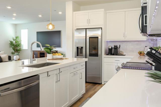 Detail Gallery Image 6 of 50 For 789 Mateo St #2,  Chula Vista,  CA 91911 - 4 Beds | 3 Baths