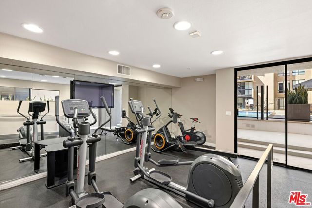 7320 Hawthorn Avenue, Los Angeles CA: https://media.crmls.org/mediaz/d38d9e0a-ce15-4808-b4ec-fcf28f000c34.jpg