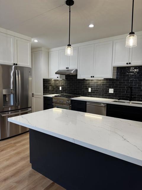 200 Sheridan Avenue, Palo Alto CA: https://media.crmls.org/mediaz/d38dd391-aa06-49ea-b263-9ac443e86aa8.jpg