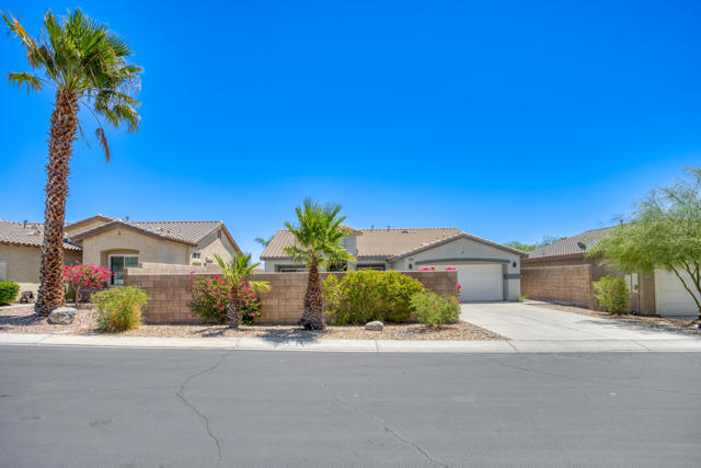 3764 Vista Dunes, Palm Springs CA: https://media.crmls.org/mediaz/d38dd3f1-2414-4b91-bb8e-b14d7af73eaa.jpg