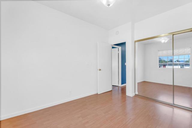 819 15th Street, Oakland CA: https://media.crmls.org/mediaz/d38ddda9-2f41-4eda-9638-518ab92f93a3.jpg