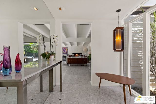 1279 S Driftwood Drive, Palm Springs, CA 92264