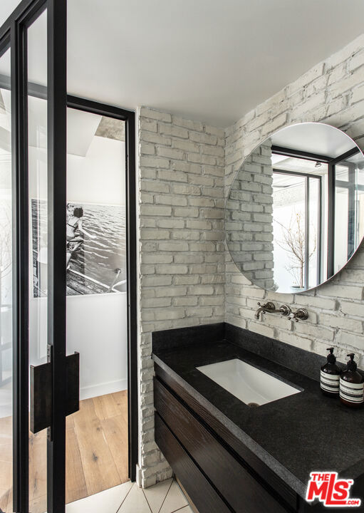 818 N Doheny Drive, West Hollywood CA: https://media.crmls.org/mediaz/d38e73ca-92fd-49b9-a8ec-bdbcc7bfa085.jpg