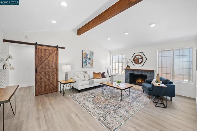 117 Brighton Rd, Alameda CA: https://media.crmls.org/mediaz/d38f3c37-e1b4-4603-b372-91c764e7167a.jpg