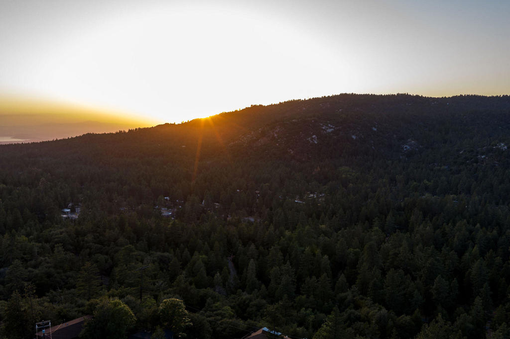 https://media.crmls.org/mediaz/d38f468f-940f-4e76-a637-8a0c1b086204.jpg?preset=X-Large