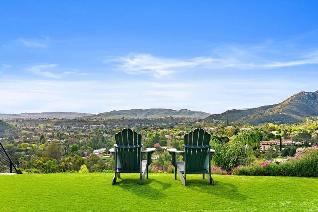 Detail Gallery Image 6 of 75 For 14546 Highcrest Ct, Poway,  CA 92064 - 5 Beds | 4/1 Baths
