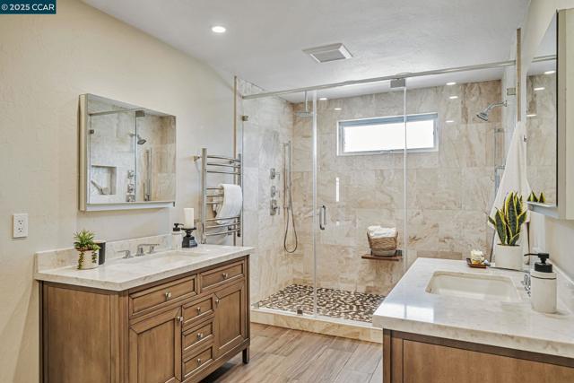 732 Graham Ct, Danville CA: https://media.crmls.org/mediaz/d3904ea1-acb8-4ca9-b1d3-c73388e398e9.jpg