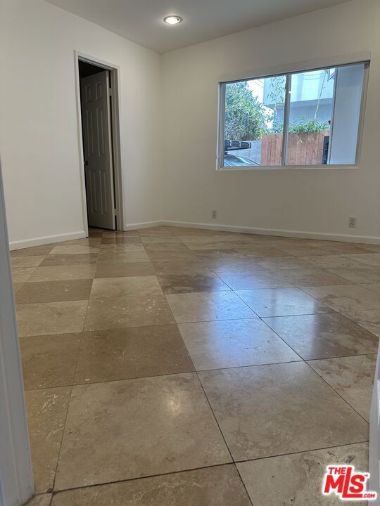 2454 Penmar, Venice CA: https://media.crmls.org/mediaz/d390dc49-4306-46c5-91e7-1b40941379ec.jpg