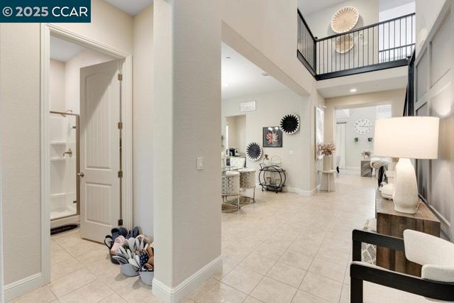 363 Fletcher Lane, Brentwood CA: https://media.crmls.org/mediaz/d39239a0-19e9-41f0-9d18-f2eab1c09e94.jpg