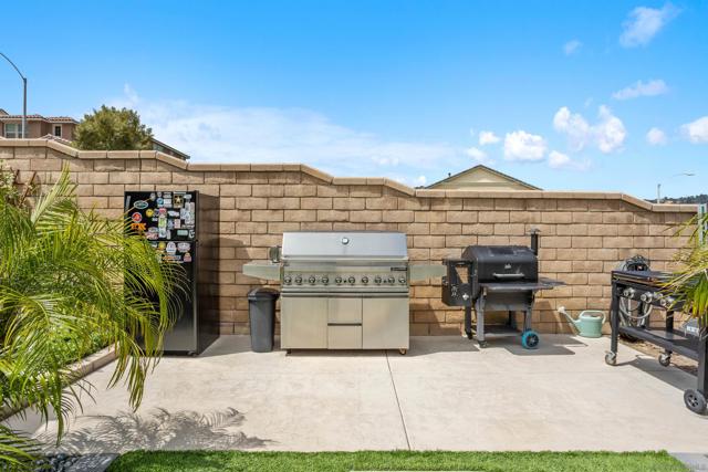 303 Ventasso Way, Fallbrook CA: https://media.crmls.org/mediaz/d3934e4c-eba2-46d1-ae18-21b7c9c99d90.jpg