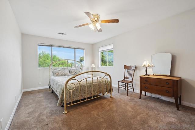 15091 Chemise Creek Rd, Ramona CA: https://media.crmls.org/mediaz/d393627a-7374-4ee3-94a8-5c039668113e.jpg