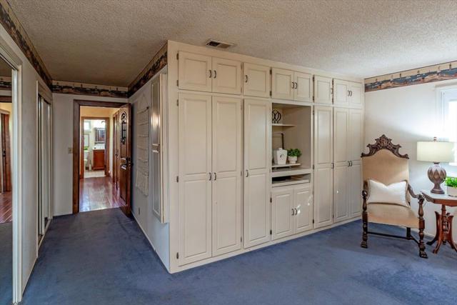 Image 17 of 48 For 12467 Creekview Court