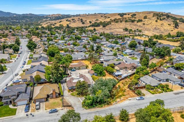 18455 Old Monterey Road, Morgan Hill CA: https://media.crmls.org/mediaz/d3939e10-c51c-47c7-afa5-71d4da0ac447.jpg