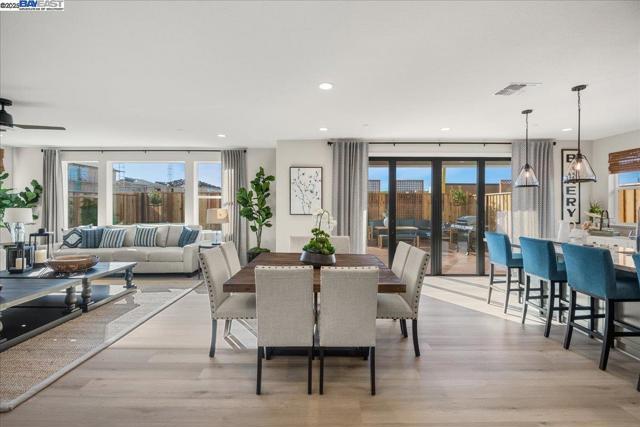 Image 6 of 55 For 32621 Singh Circle