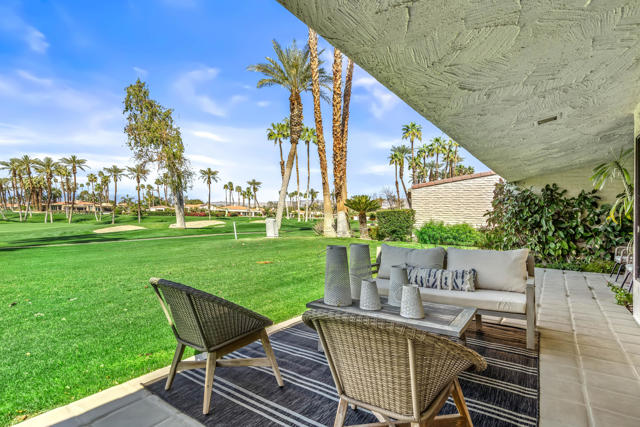 44841 Desert Horizons Drive, Indian Wells CA: https://media.crmls.org/mediaz/d394ba18-c814-4102-a24a-8f138cba1740.jpg