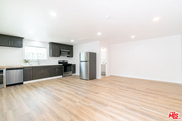 4005 Sequoia Street, Los Angeles CA: https://media.crmls.org/mediaz/d3951df8-15d9-4d56-a9e3-f7fc6e0db070.jpg