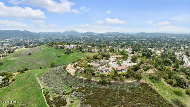 782 Emerson Street, Thousand Oaks CA: https://media.crmls.org/mediaz/d395b6ee-2b86-4adf-8753-e115c8a338dc.jpg