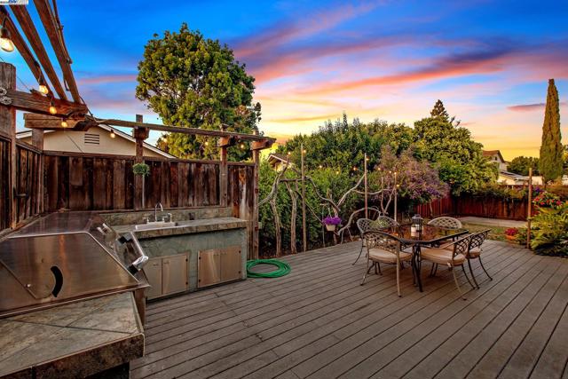 3171 Verdant Way, San Jose CA: https://media.crmls.org/mediaz/d395d447-1561-4160-a188-762e0c527253.jpg