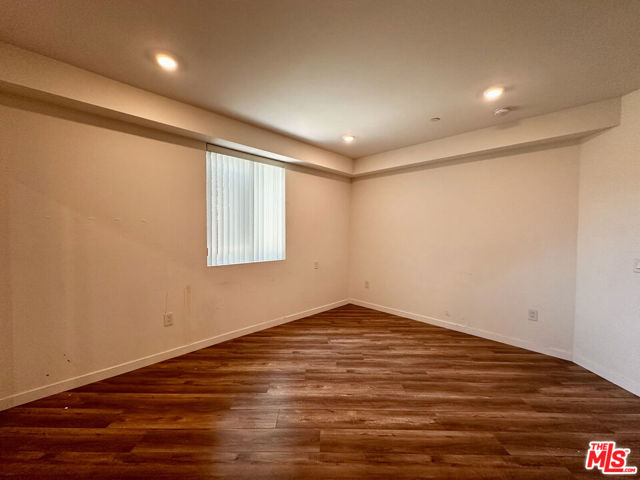 5531 La Mirada Avenue, Los Angeles CA: https://media.crmls.org/mediaz/d395e39d-f254-4cc7-9192-3b1aa3ac16cc.jpg