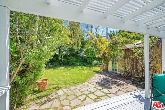 660 S Gretna Green Way, Los Angeles CA: https://media.crmls.org/mediaz/d39609d0-2ca4-4e2d-a21f-5486d947b49e.jpg