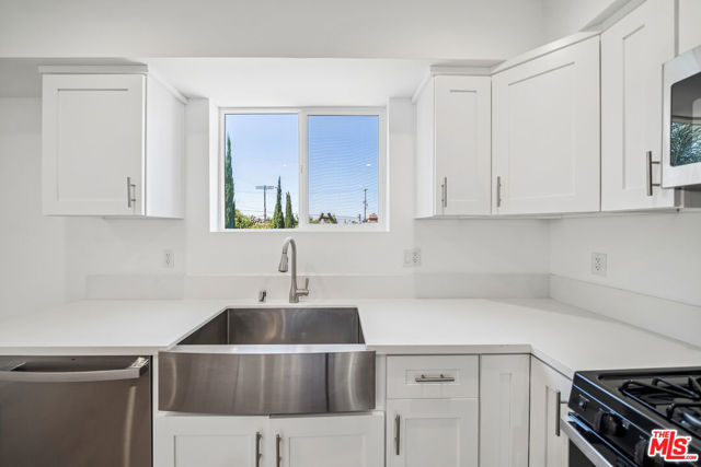 6334 1/2 Beck Avenue photo 12