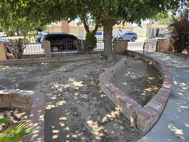 Detail Gallery Image 8 of 16 For 321 E Avenue J8, Lancaster,  CA 93535 - 4 Beds | 2 Baths