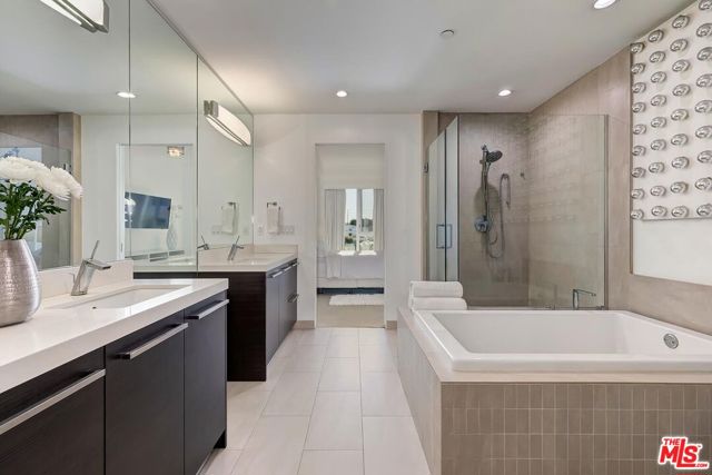 855 N Croft Avenue, Los Angeles CA: https://media.crmls.org/mediaz/d396b46c-988d-4b78-9698-8ac0263a5946.jpg