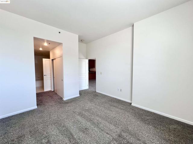 5855 Horton St, Emeryville CA: https://media.crmls.org/mediaz/d396cea7-7e47-46d6-b99d-da2a4550329a.jpg