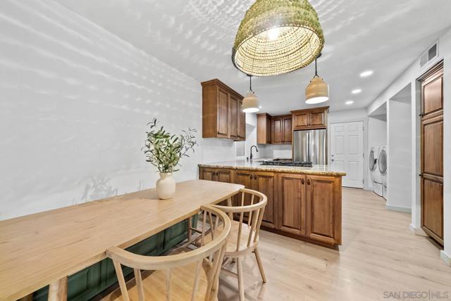 11764 66 Avenida Marcella, El Cajon CA: https://media.crmls.org/mediaz/d3972938-6307-4d83-b292-3f4dc911267e.jpg
