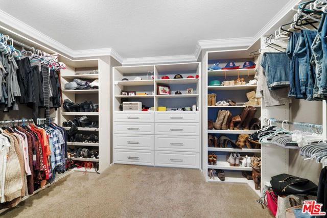 11501 Trailrun Court, Riverside CA: https://media.crmls.org/mediaz/d397a5ec-f679-4d09-bf82-ebf7e6f55059.jpg